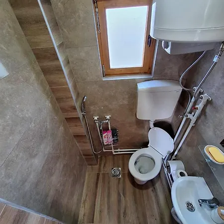 Vikendica Trenutak - Vikendica Na Drini * ロズニツァ